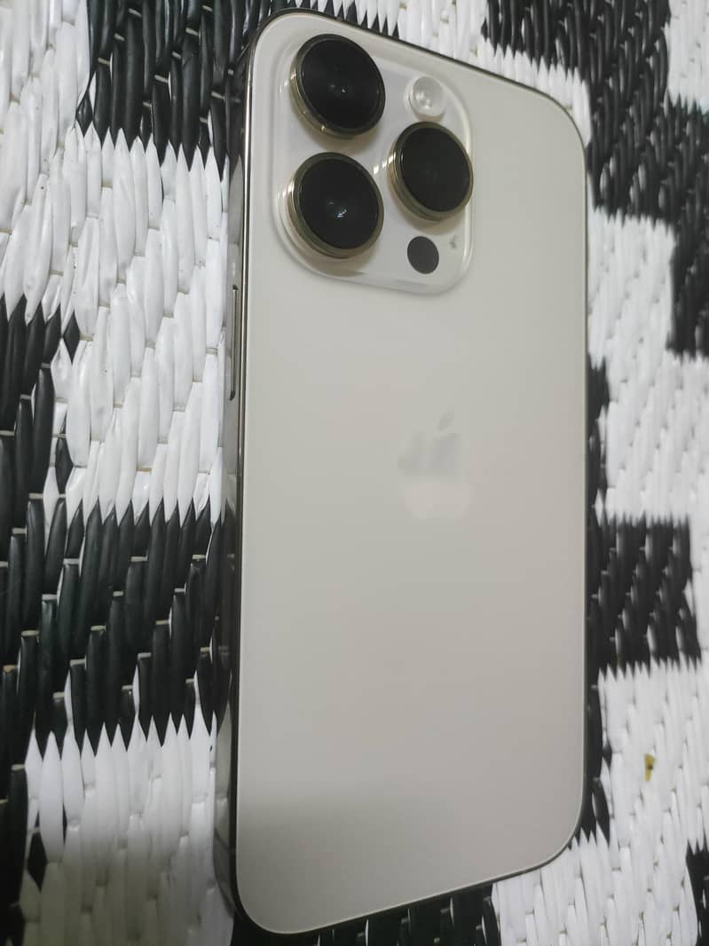 Apple iPhone 14 Pro 1