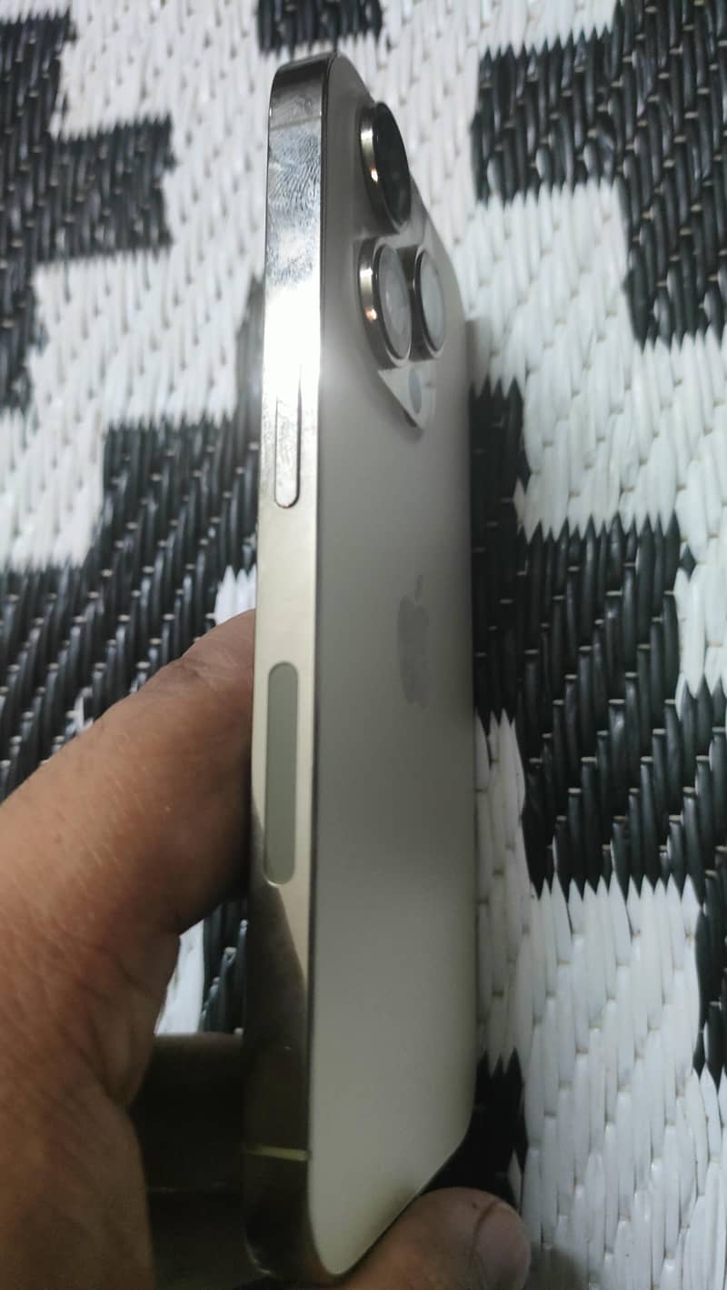 Apple iPhone 14 Pro 3