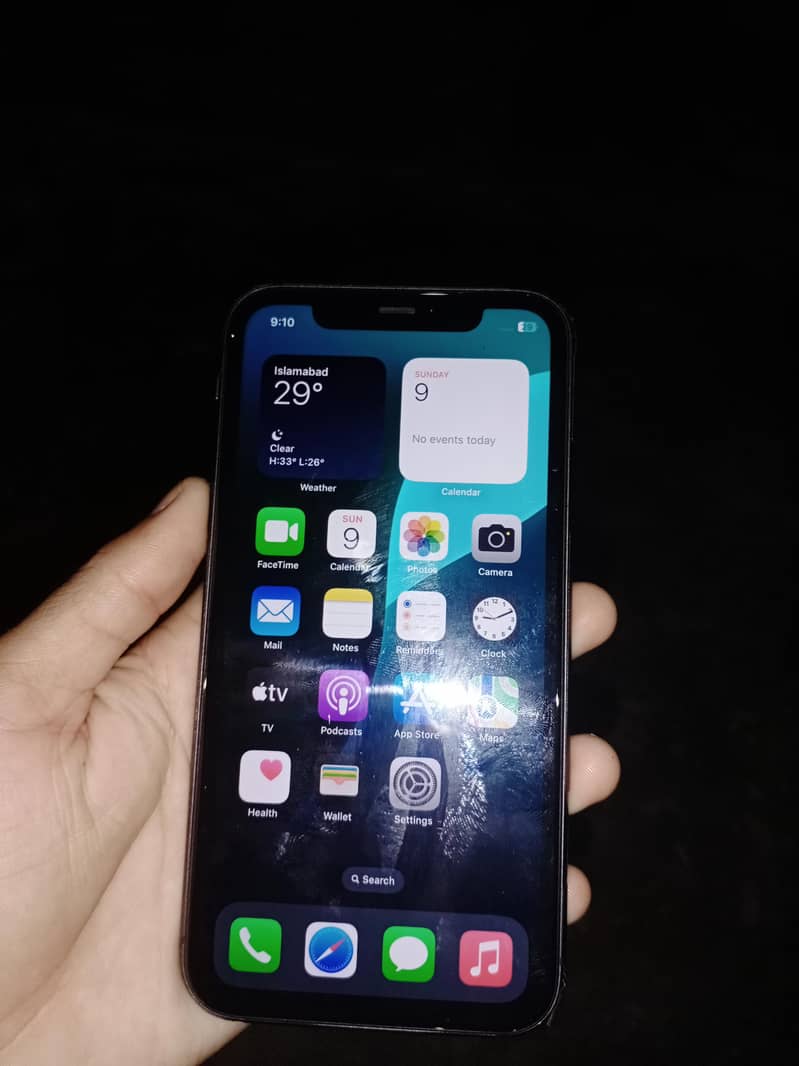 Apple iPhone 11 4