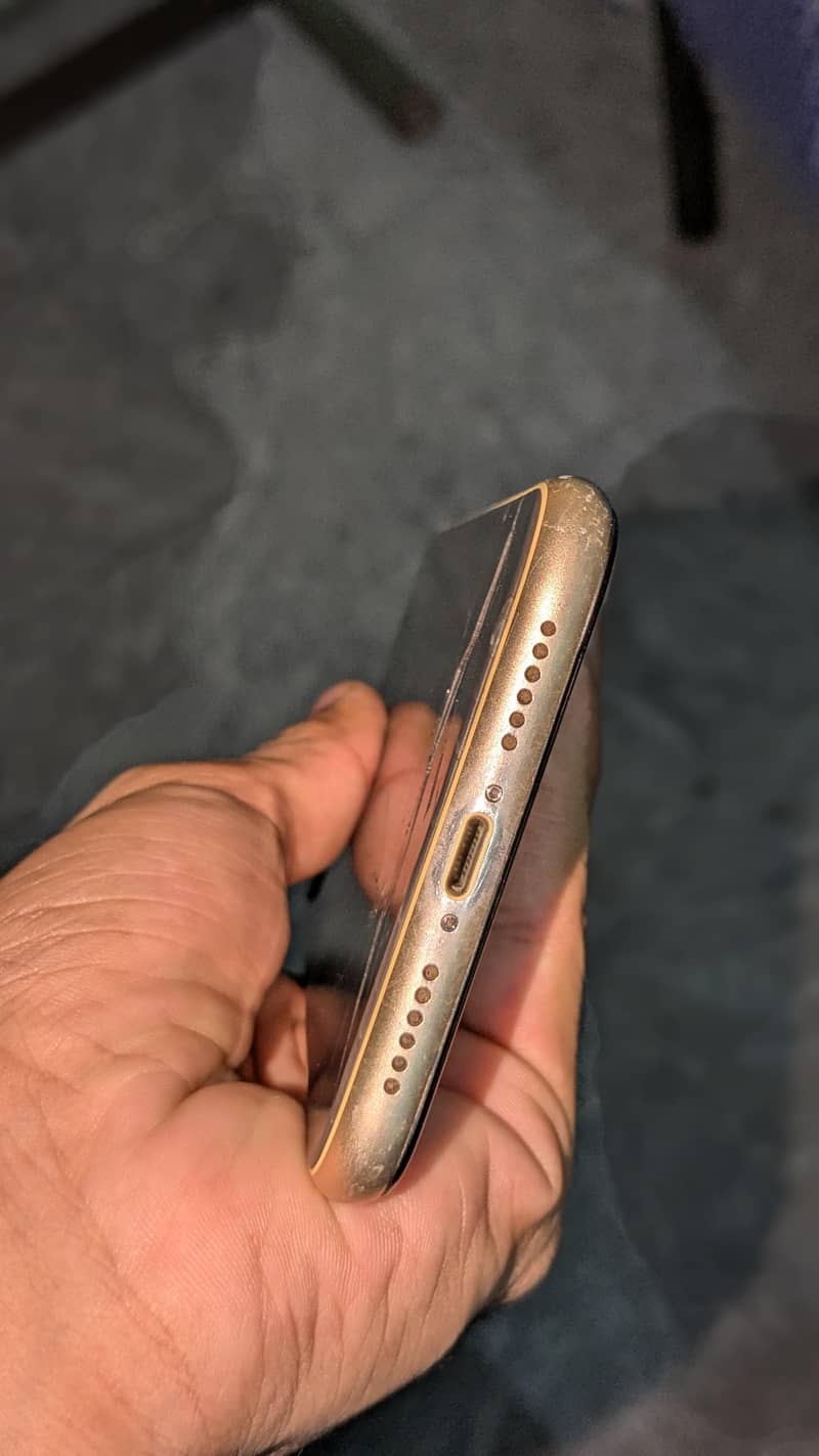 Apple iPhone X 3