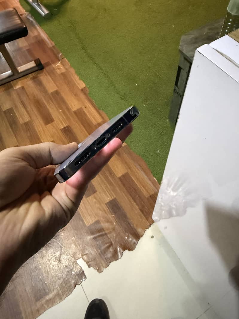 Apple iPhone 13 Pro Max 8