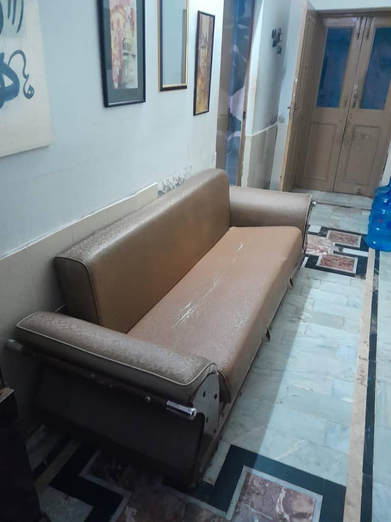 Sofa comes bed 2