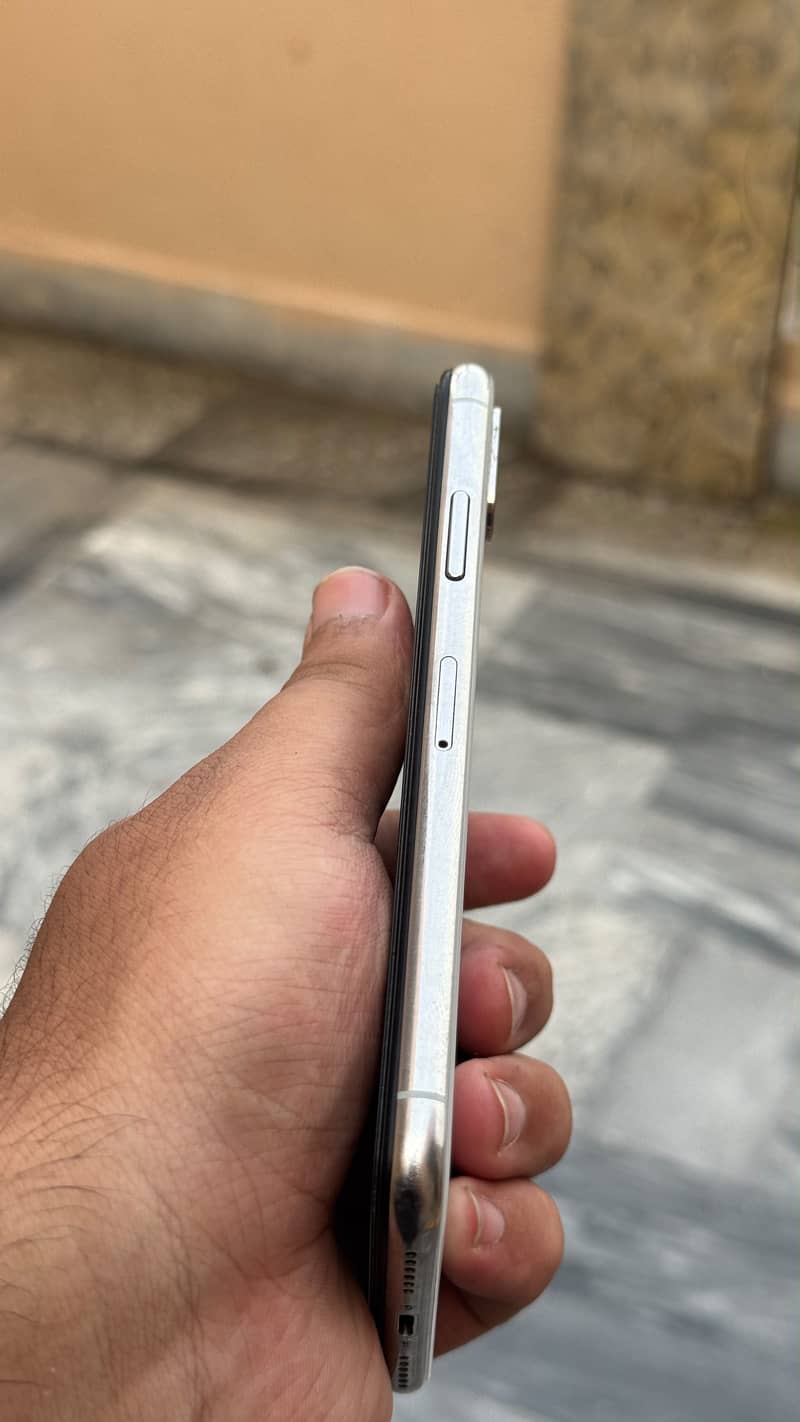 Apple iPhone X 1