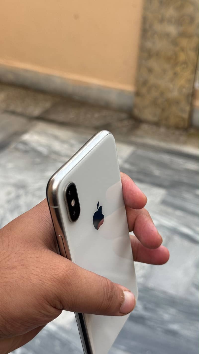 Apple iPhone X 3