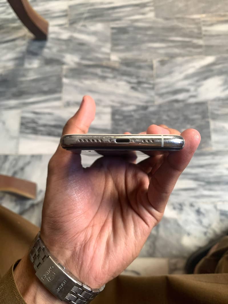 Iphone 11 pro 6