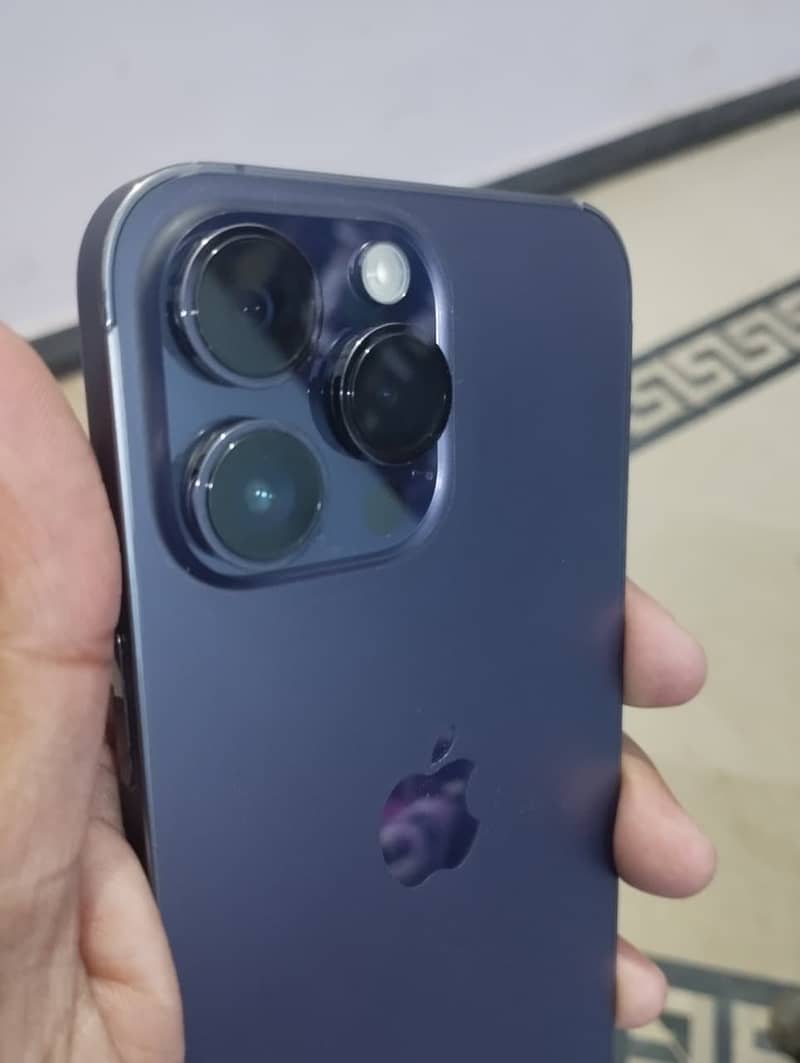 Apple iPhone 14 Pro Max 1