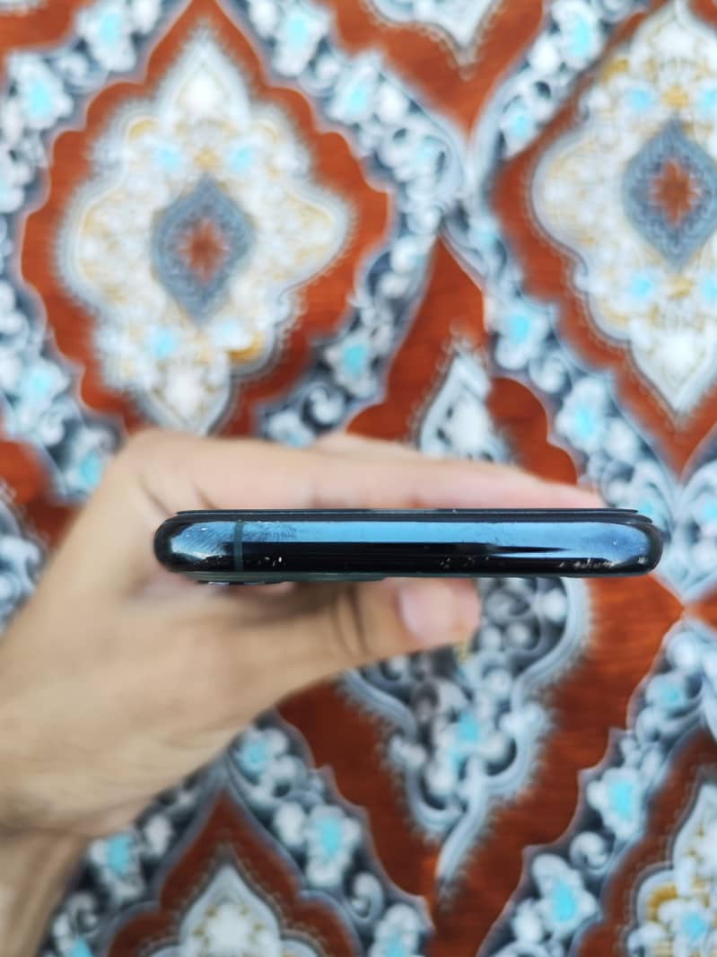 Apple iPhone 11 Pro 2