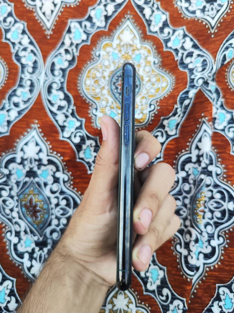 Apple iPhone 11 Pro 3