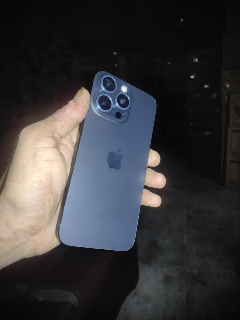 Apple iPhone 15 max 0
