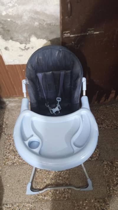 BABY DINNING TABLE