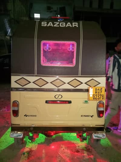 sazgar 19 model  10 by 10 condition LPG lagi Hui hai engine okay tyre