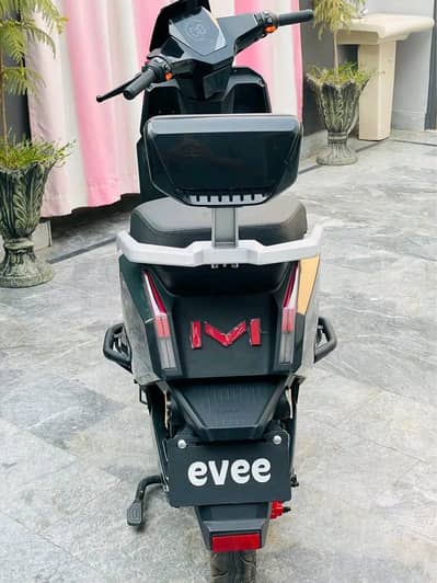 Evee S1 Air Brand New Just 139 Km Drive