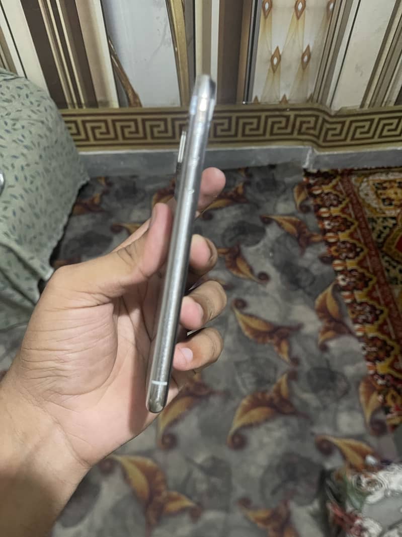 Apple iPhone X 2