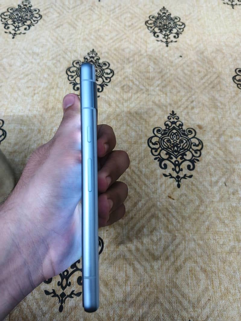 Google Pixel 7a 3