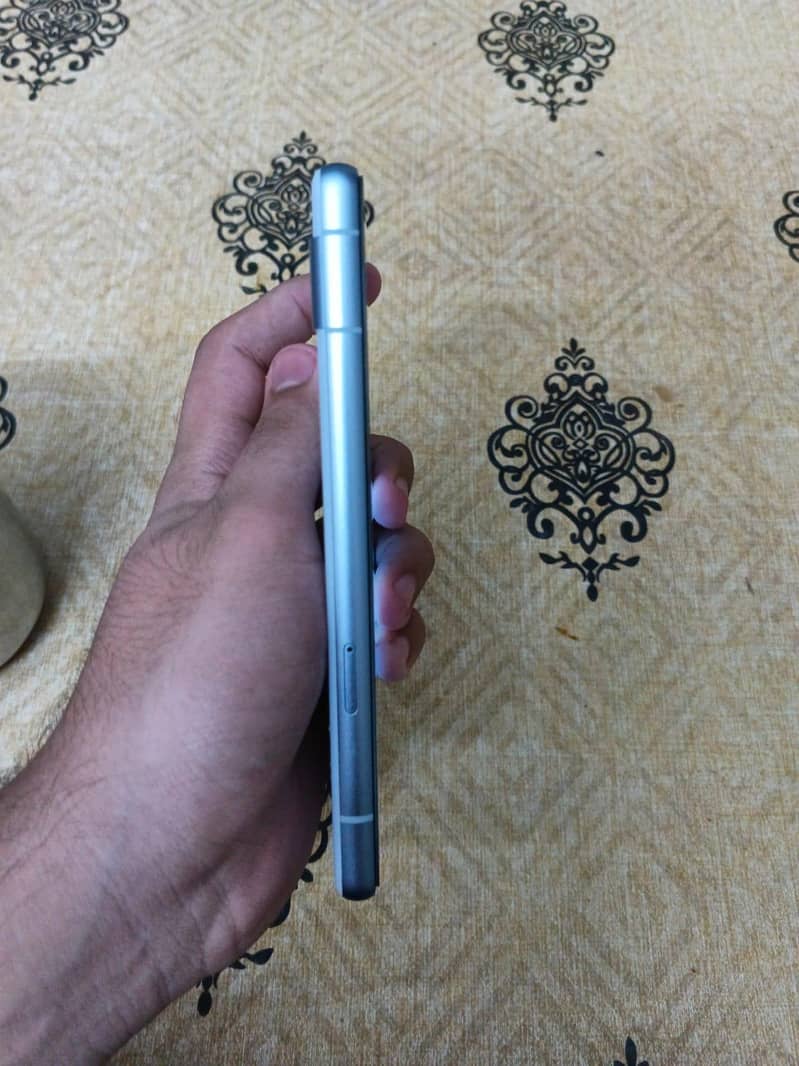 Google Pixel 7a 5