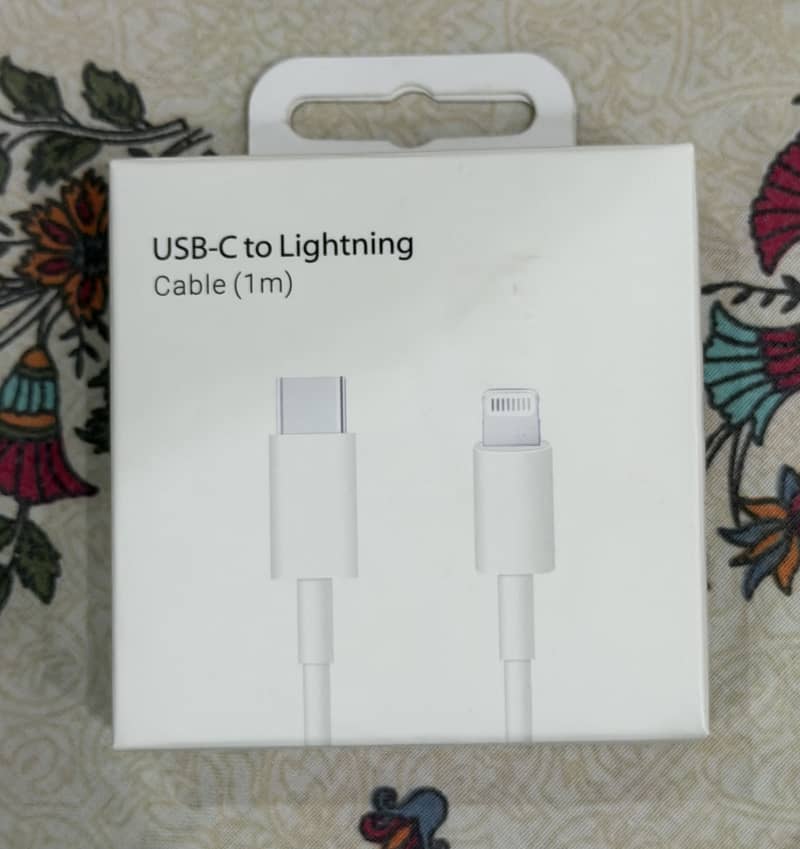 Type-C to lightning cable 0
