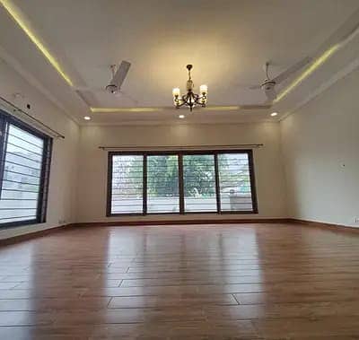 1000 Square Yards House For Rent
