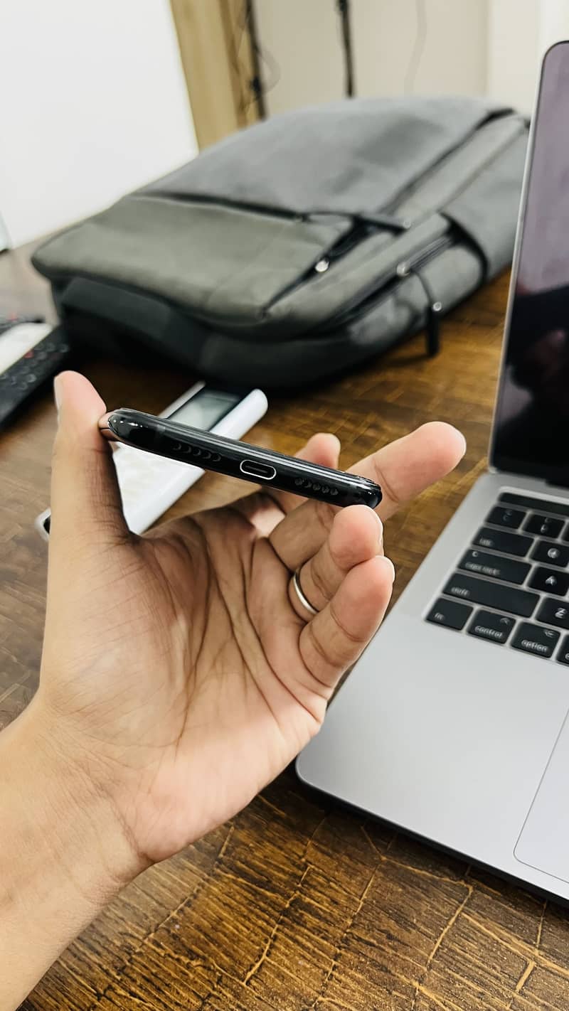 One Plus 6T 5