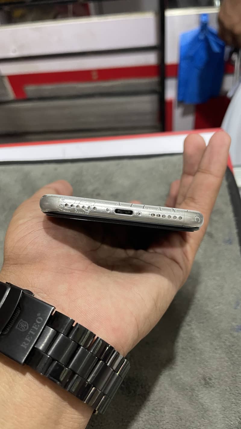 Mobile 4