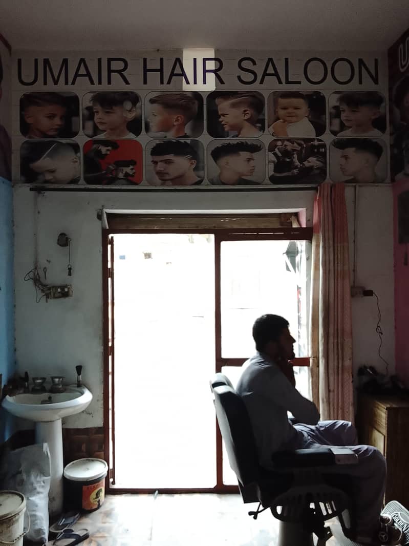 Man saloon 7