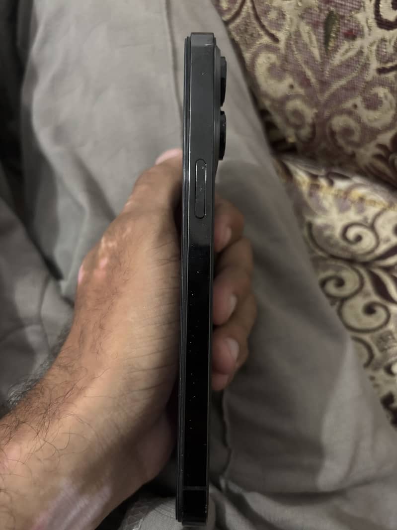 iphone 14 pro max 5