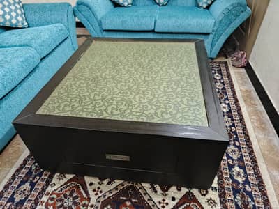 Beautiful square shaped with glass top