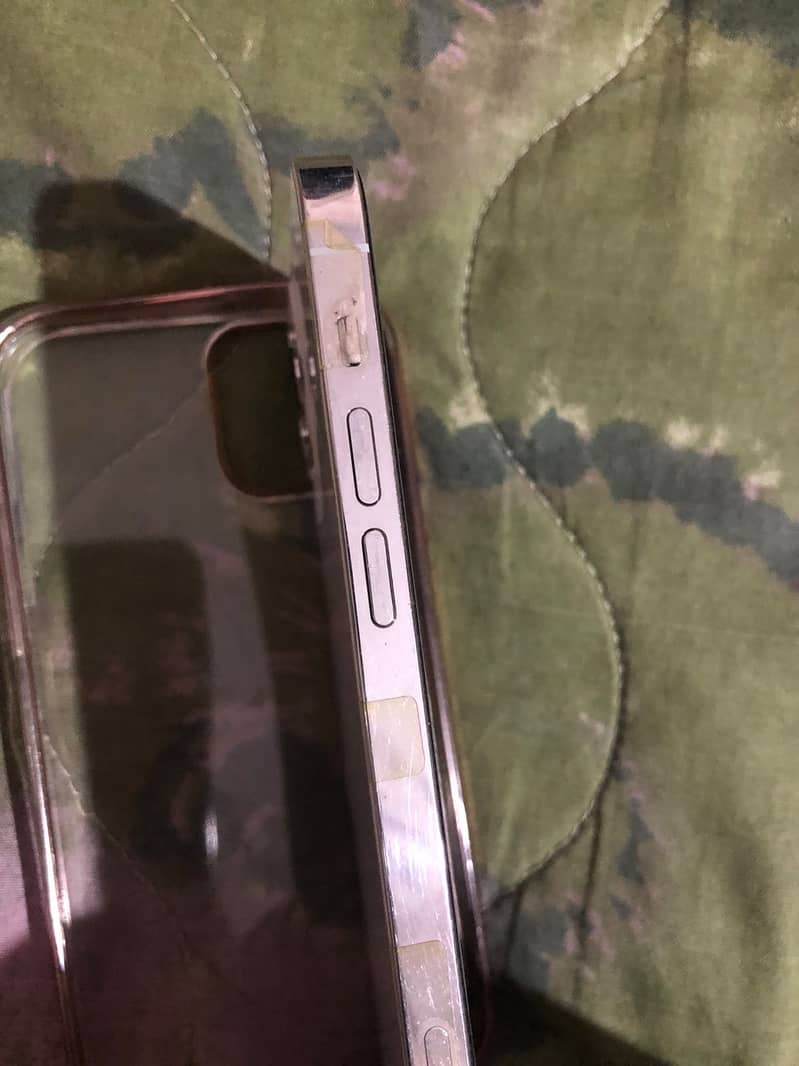 Apple iPhone 12 Pro 3
