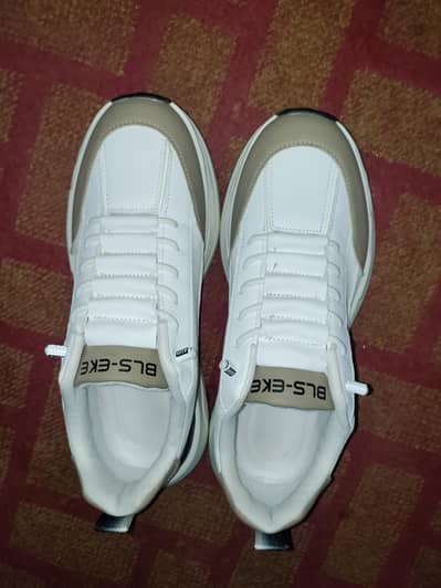 bls-Eke sneakers