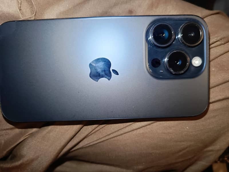 Apple iPhone 15 Pro 0