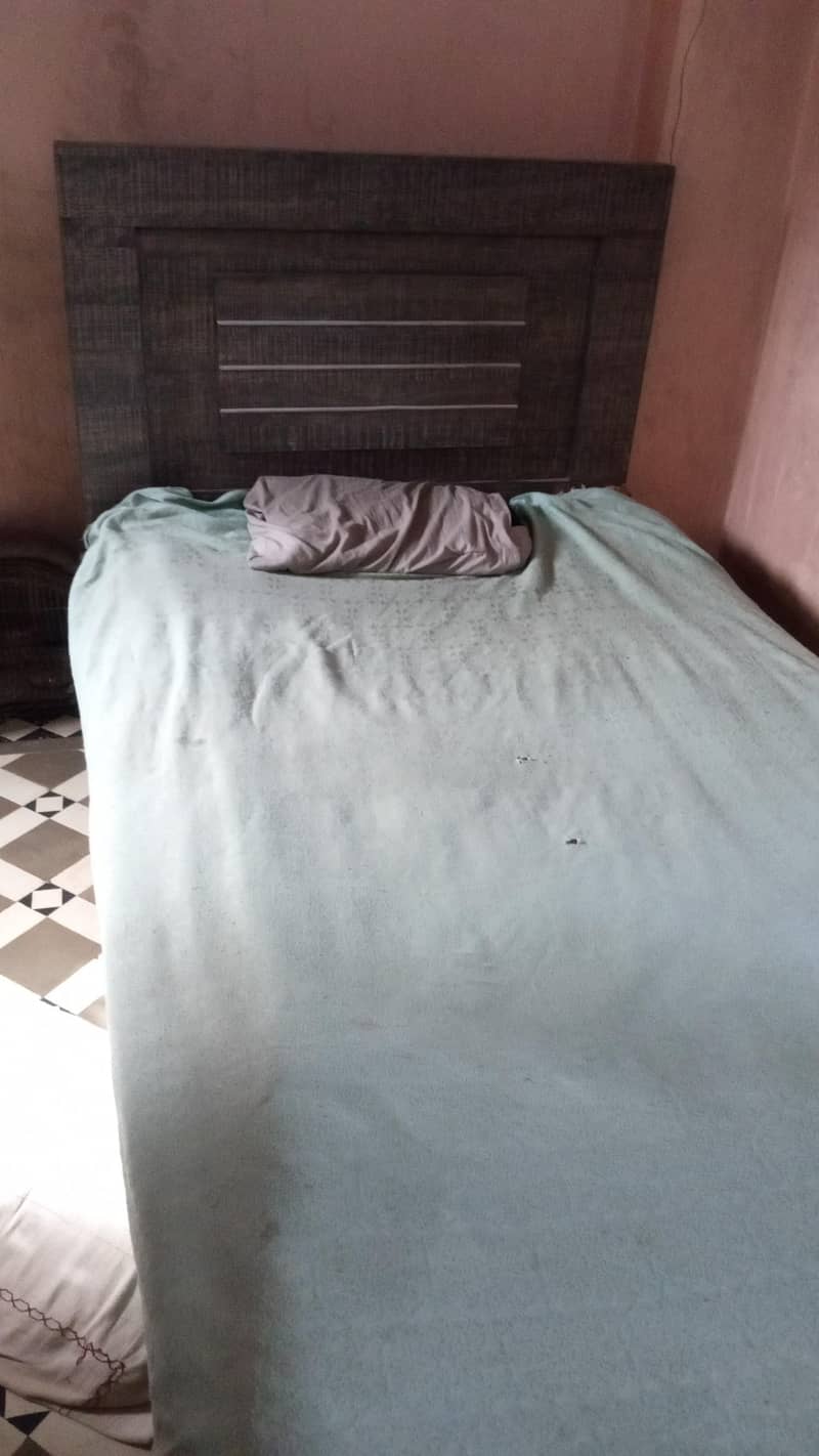 bed  side table 0