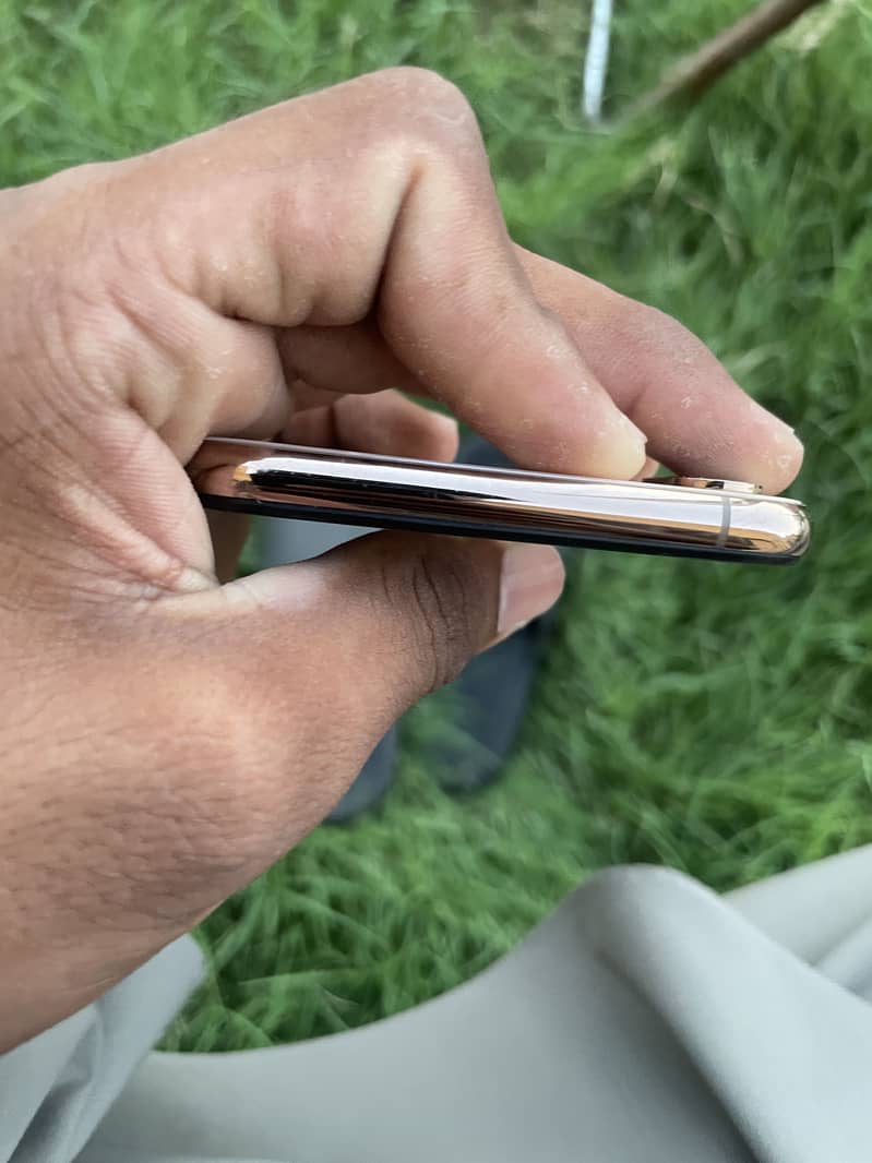 iPhone xs max 1