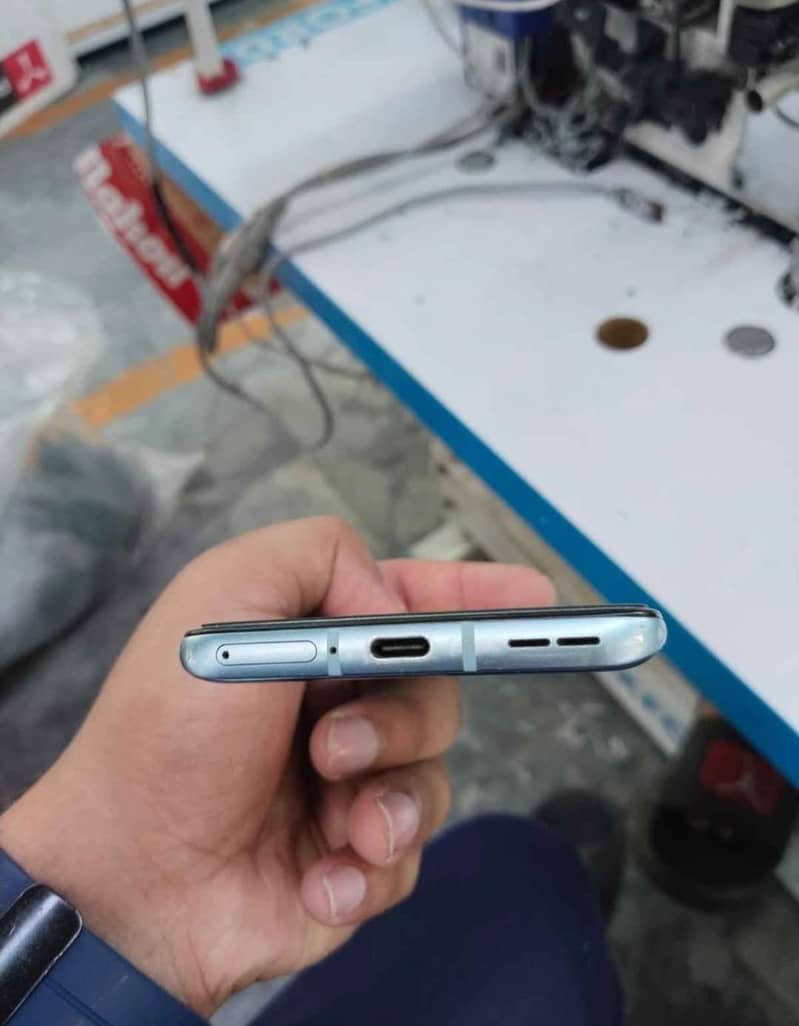 One Plus 9R 3