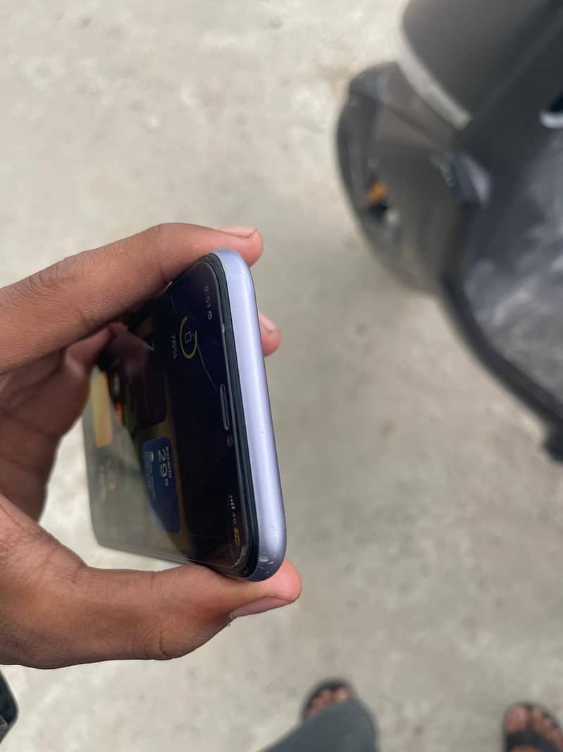 Apple iPhone 11 0