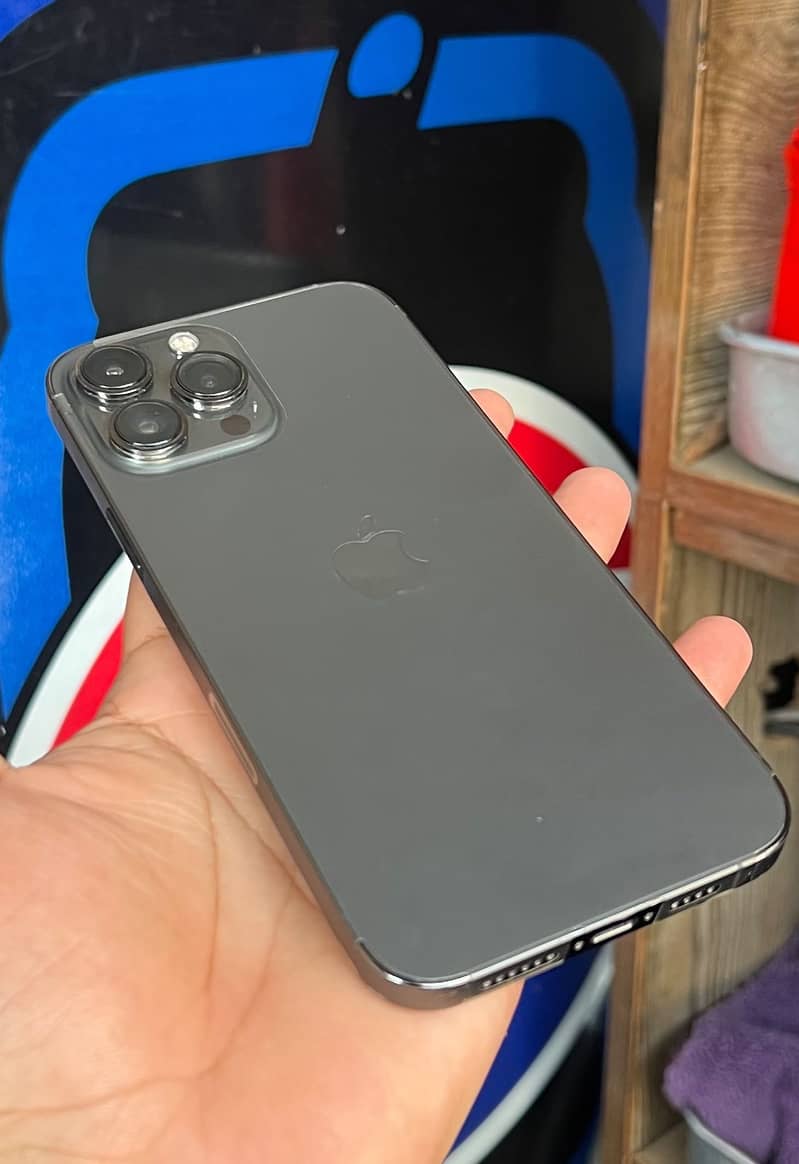 Apple iPhone 13 Pro Max 2