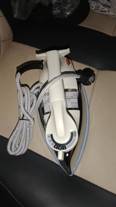 brand new steam iron oman importe whats app contect 03017069620