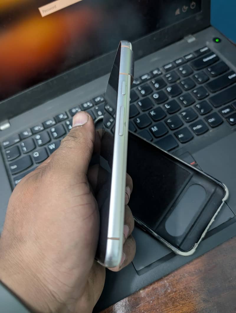 Google Pixel 8 2