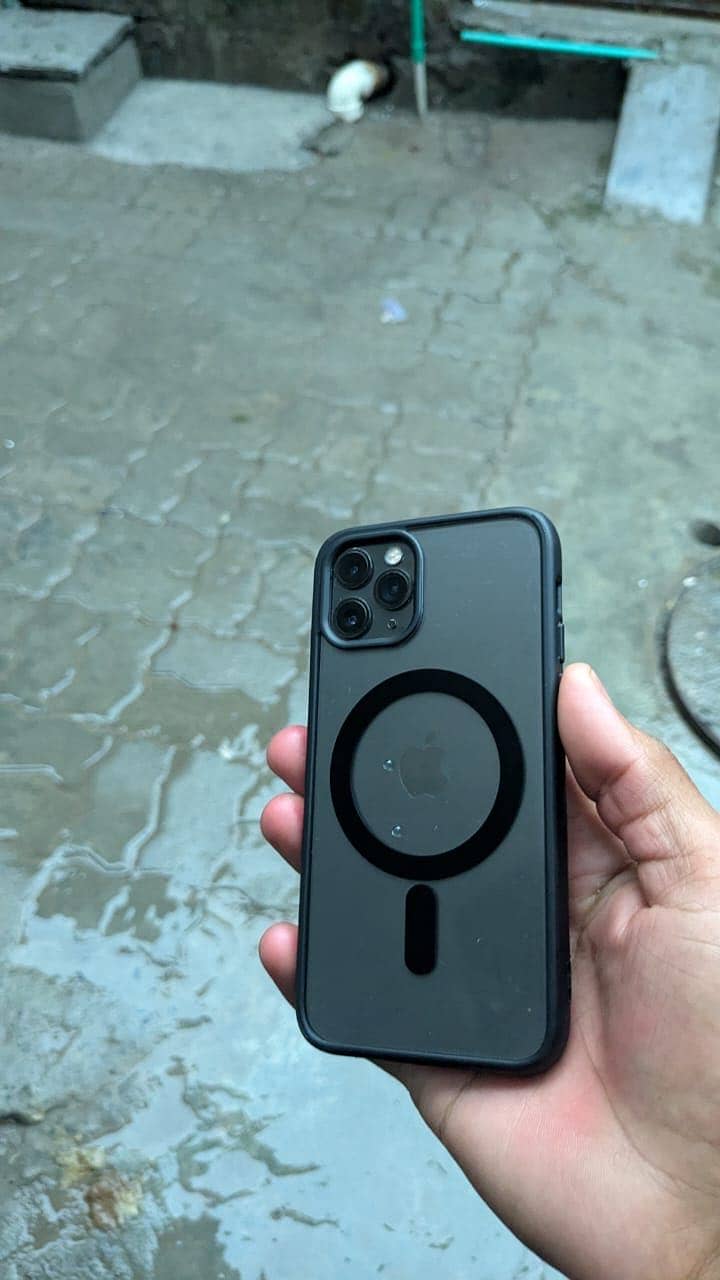 Apple iPhone 11 Pro 1