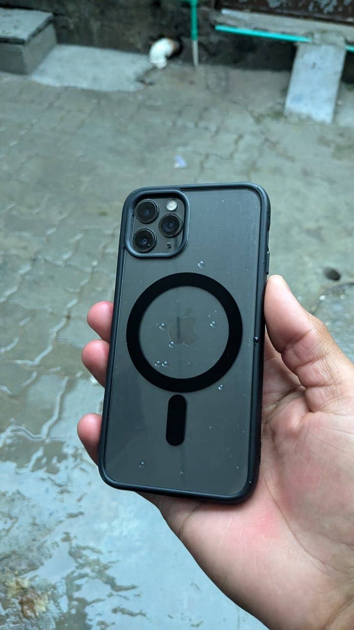 Apple iPhone 11 Pro 2