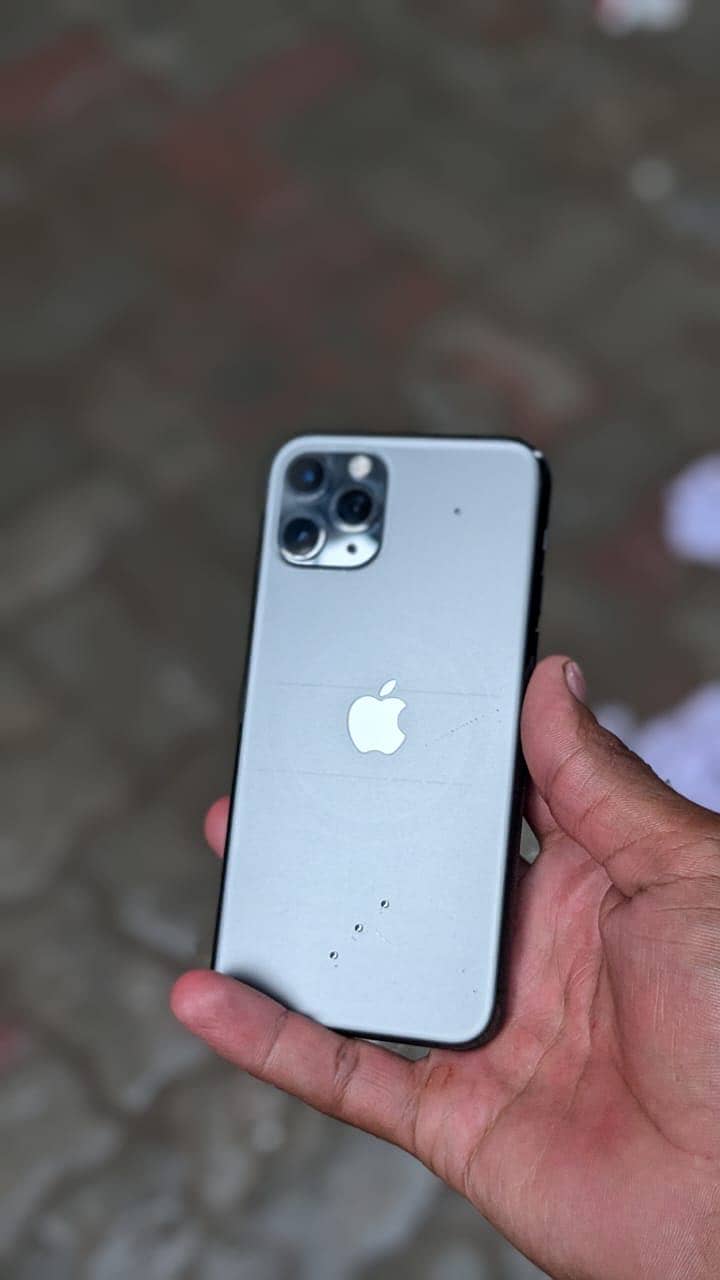 Apple iPhone 11 Pro 6