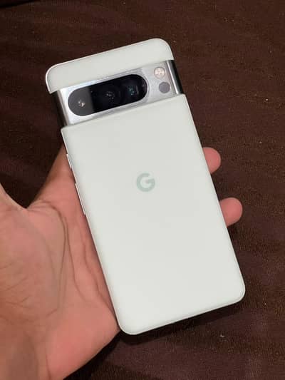 Google Pixel 8 Pro
