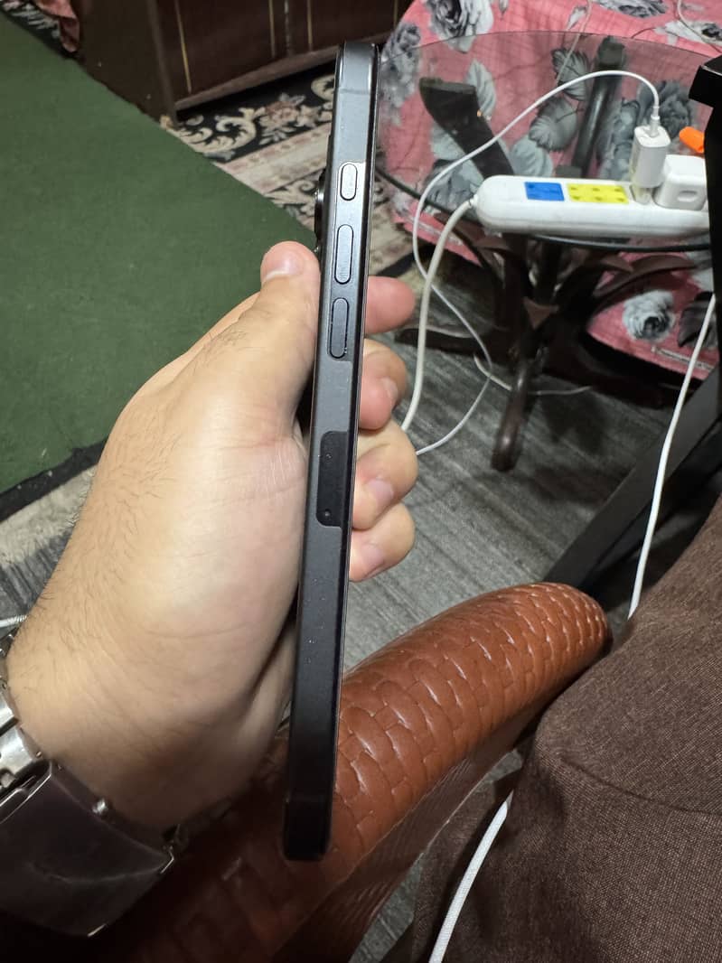 Apple iPhone 16 Pro Max 5