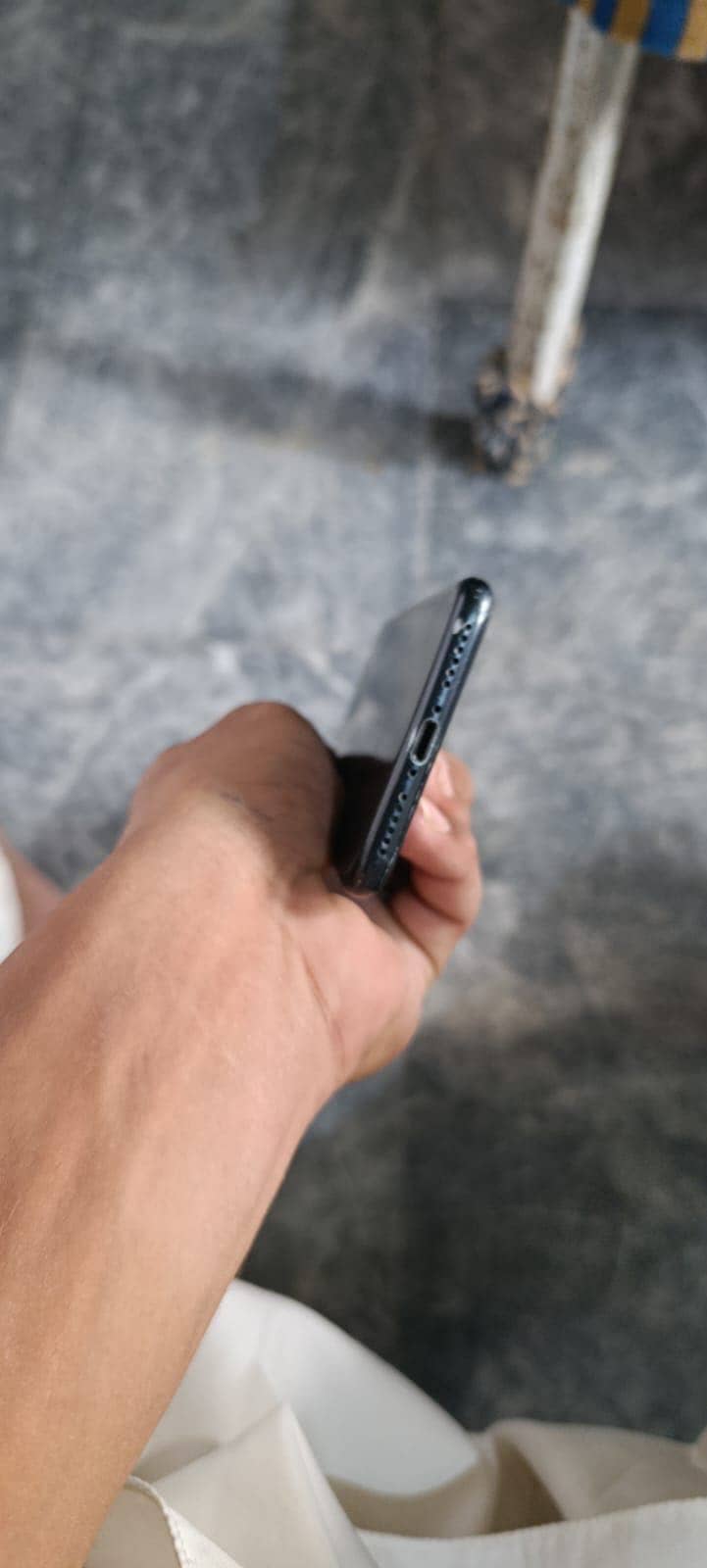 Apple iPhone 7 1