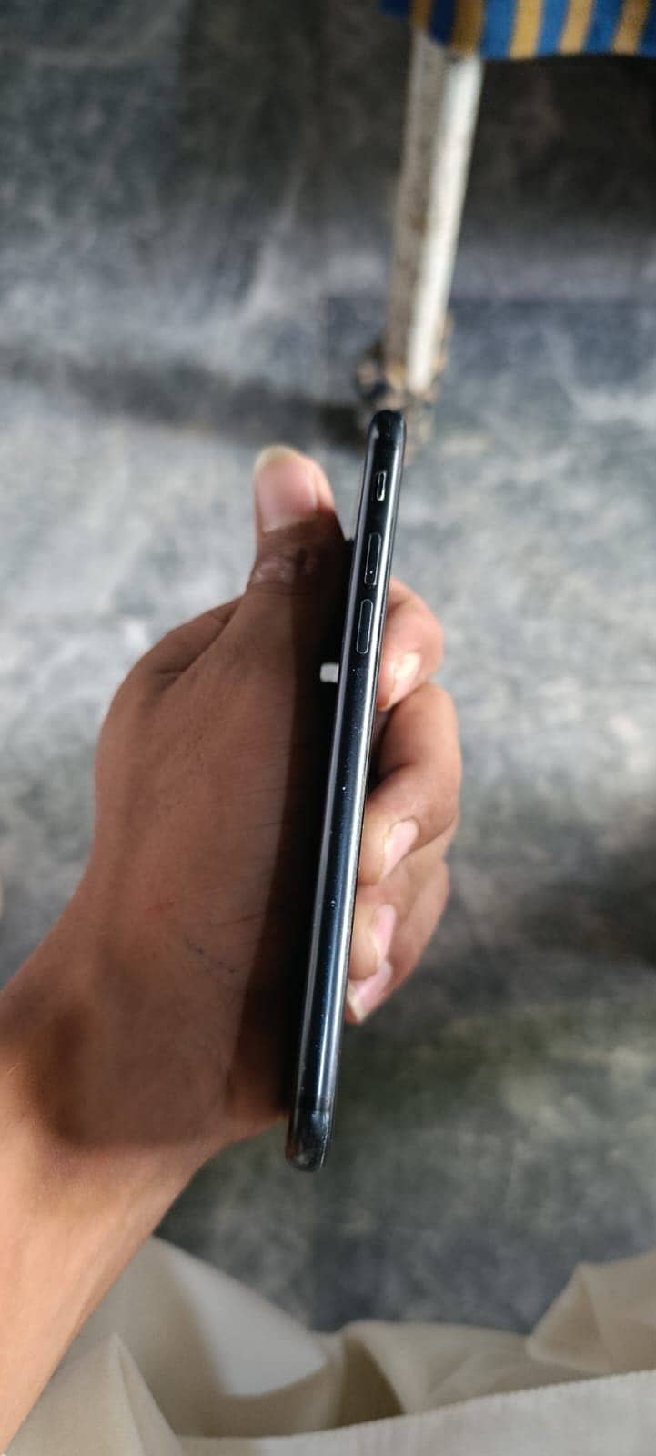 Apple iPhone 7 2