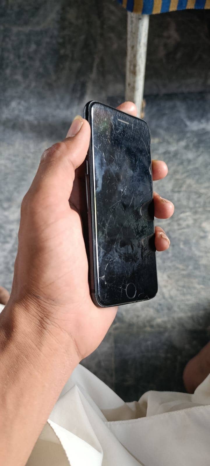 Apple iPhone 7 4