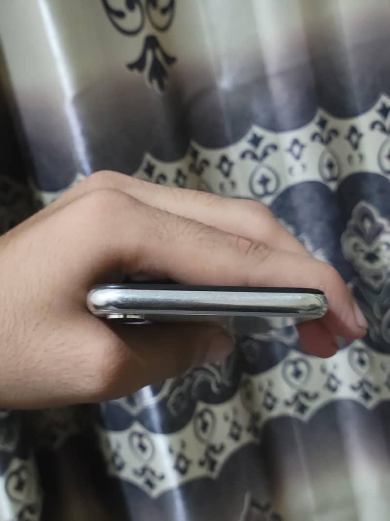 Apple iPhone X 2