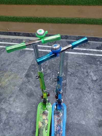 2 SCOOTIES.
