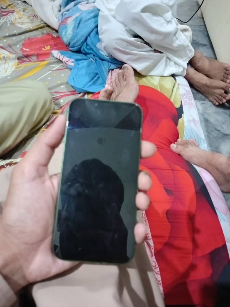Apple iPhone 13 1