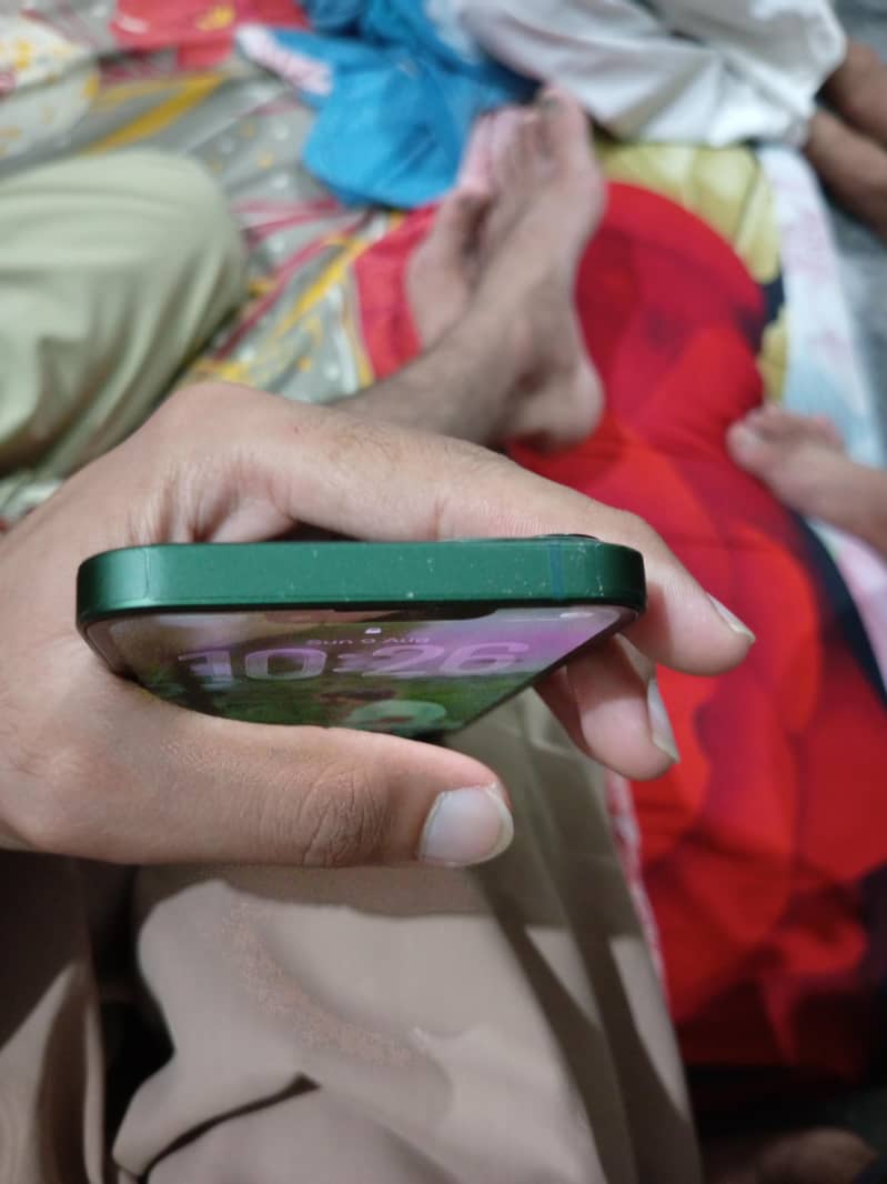 Apple iPhone 13 3