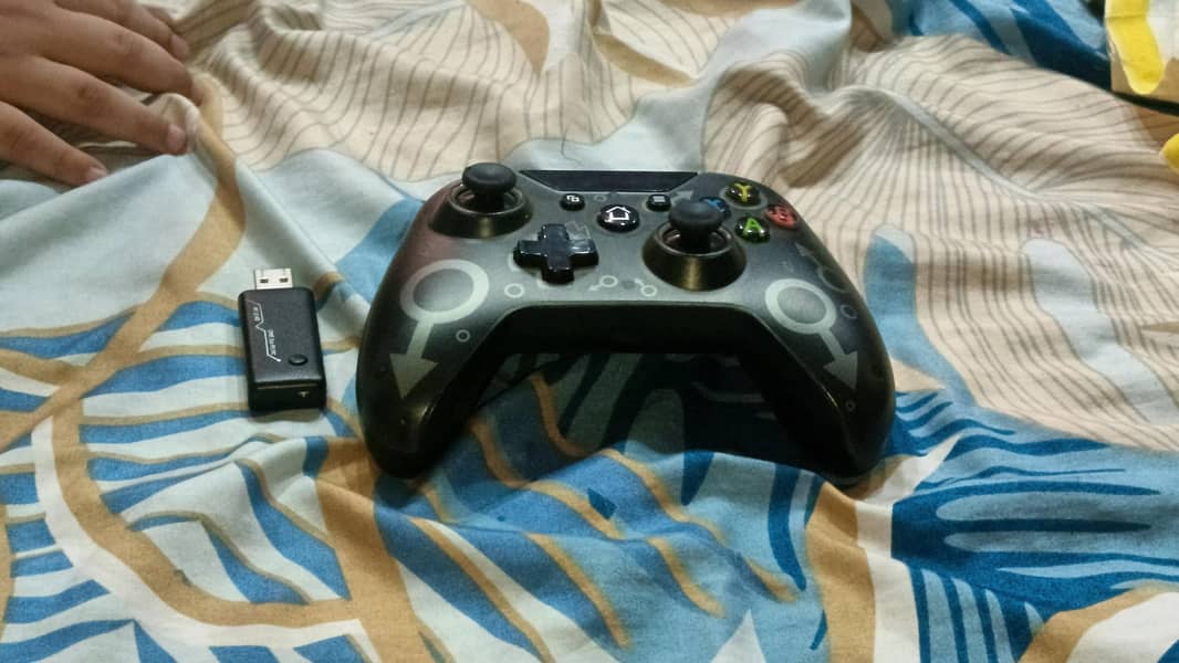 Xbox One X controller black 1