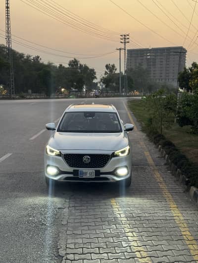 MG HS 2021